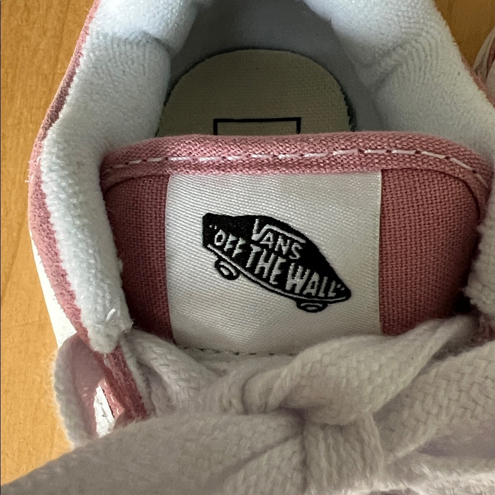 Vans Kids Sneakers in Pink and White New No Box - Picture 2 of 7